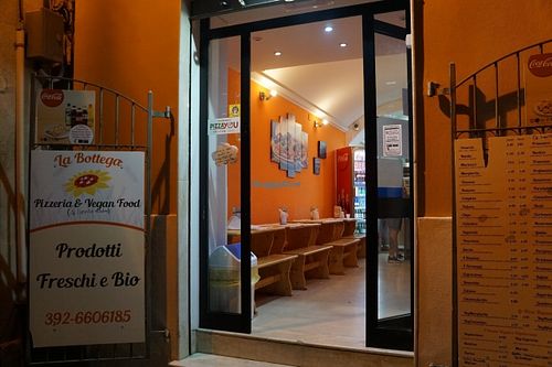 Exterior at La Bottega Pizzeria in Sassari