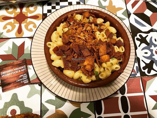 Mac and Cheese Pasta at Distrito Vegano in Madrid
