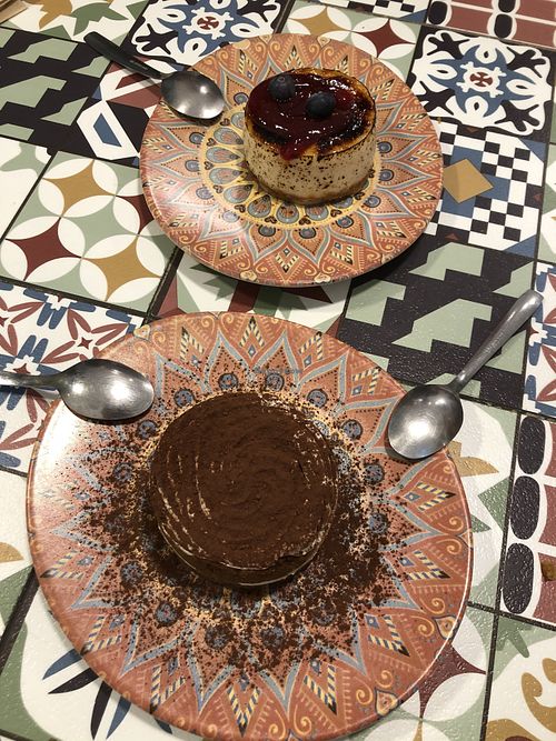 Tiramisu and cheesecake  at Distrito Vegano in Madrid