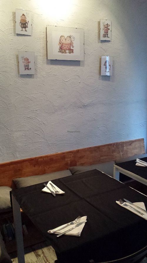 Mesas at Distrito Vegano in Madrid