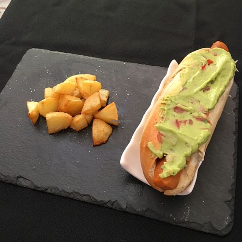 perrito chileno at Distrito Vegano in Madrid