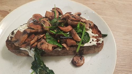 Mushrooms with herb aioli and spinach on sourdough at Waterloo Tea in Cardiff