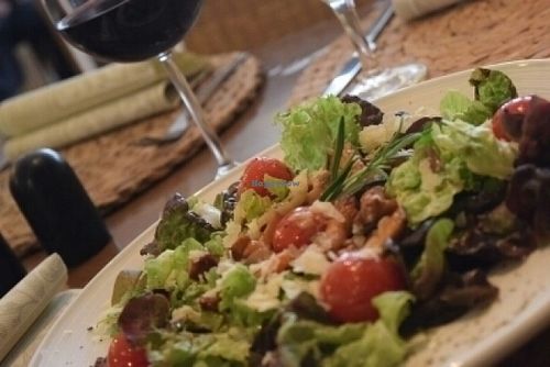 vegan Wildkräuter Salat mit Pfefferlingen  at Passion in Hameln