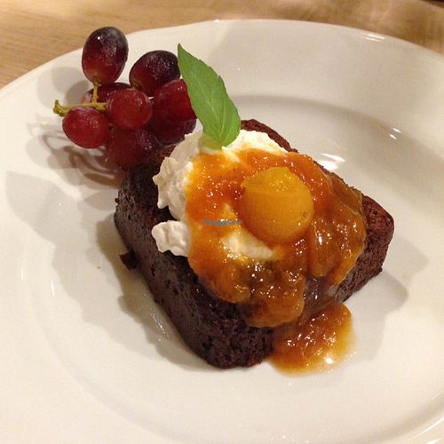 Cocoa pound cake at Little Saebejae in Tokyo