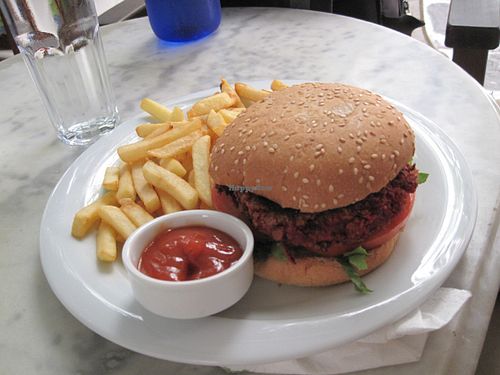 vegan Burger :) - superjammi at Distrato Cafe in Paros