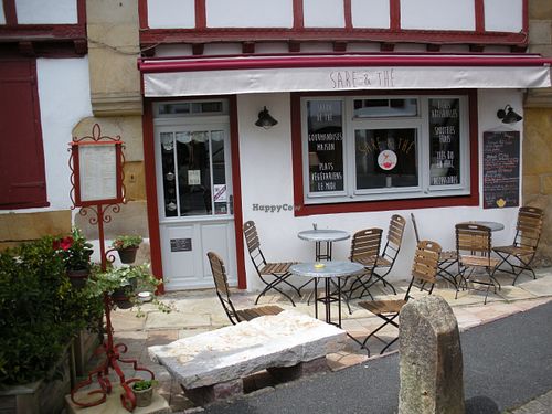 notre façade et notre terrasse at Sare & The in Sare