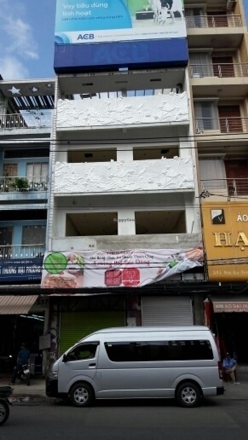 supposed to be open.... at Loving Hut Hoa Dang Express Food in Ho Chi Minh City