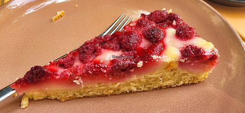 Raspberry cake at Sa Ruta Verda in Mallorca