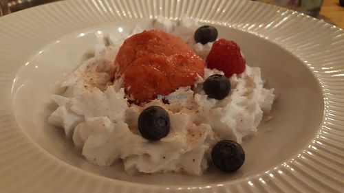 Strawberry sorbet with coconut cream at Franchipani in La Palma