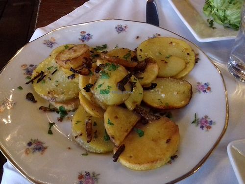 assiette de pommes de terre sautées 4.50€ at La Salamandre in Etretat