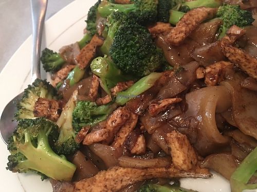 Pad see Ew, sweer and savory noodles at Thai Lotus in Salem