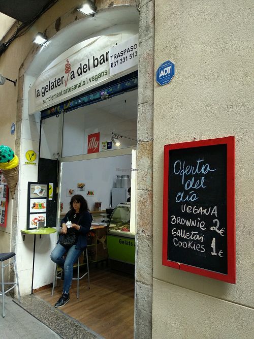 View Outside at La Gelateria del Barri - Born La Ribera in Barcelona