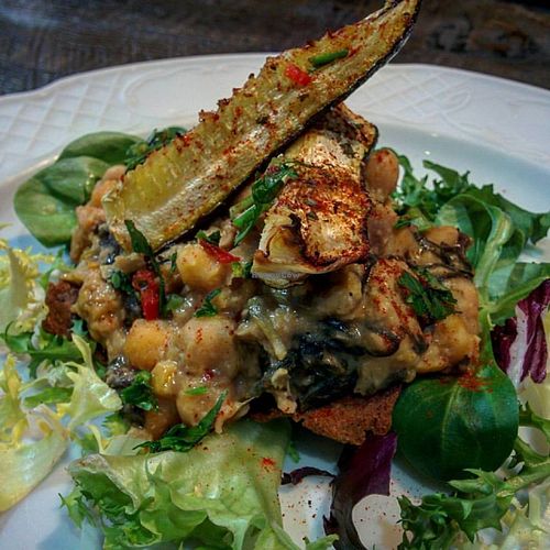 Beans with vegetables at Cookaluzka in Madrid