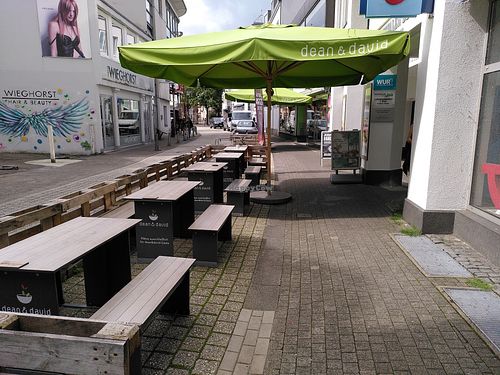 Outdoorseating at the Back of the restaurant. at Dean & David - Oberntorwall in Bielefeld