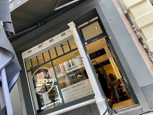 store front at 485Grad Pizza in Cologne