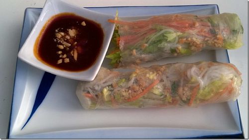 Sommerrollen mit Reispapier, Kräutern, Erdnüssen, Salat, Seitan und Hoisin Dip at Asia-Chay Vegan Cuisine in Bottrop