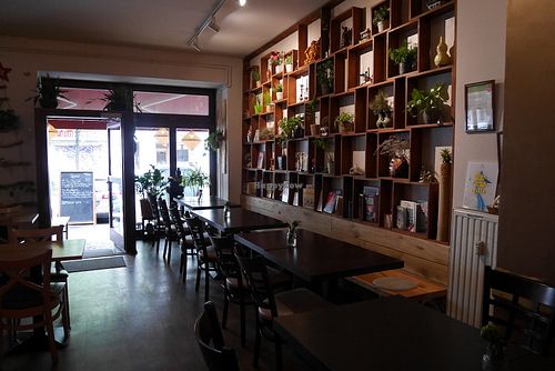 Inside at Hum Vegan Cuisine in Berlin