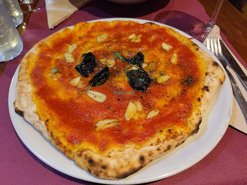 Pizza Marinara at Il Regno di Napoli Restaurant in Madrid