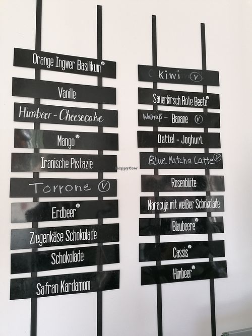 Sorten - (v) = vegan at Kontor Eismanufaktur in Greifswald