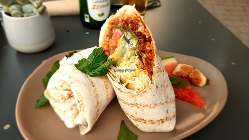 Veganer Burrito mit veganem "HackVleisch" at Ich Bin So Frey in Landau
