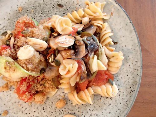 Bulgur wheat tabouleh and vegan pasta 'Rummo' at PiqNiq in Menorca