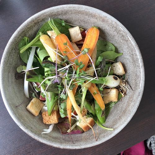 SALLAD with aspargus -and springtime greens at Restaurang Sand in Bastad