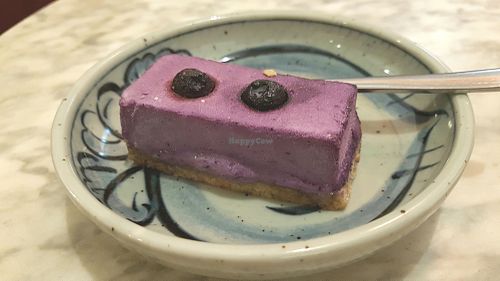 Blueberry raw cheesecake at Coco & Co in Vientiane