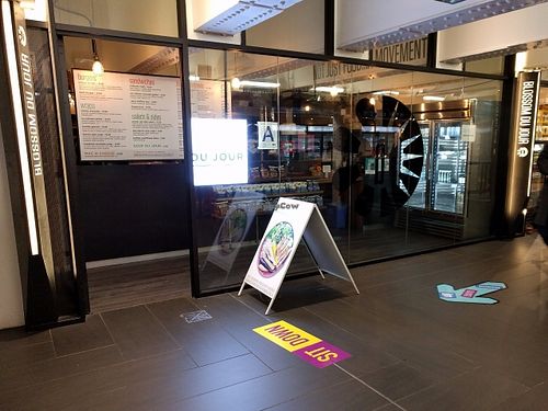 Underground storefront at Blossom du Jour - Columbus Circle in New York City