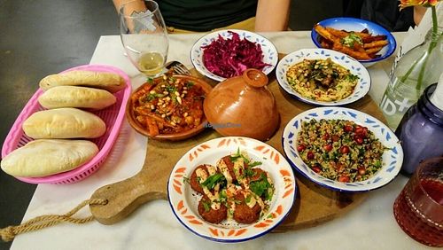 Shared with 4 persons: a little bit of everything at Hummus in Delft