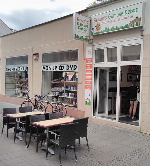 view from outside at Ertan's Gemuse Kebap in Darmstadt
