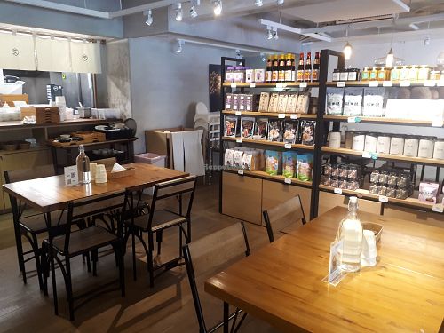 Inside at Flourish 元禾食堂 - Yuán Hé ShíTáng in Taipei