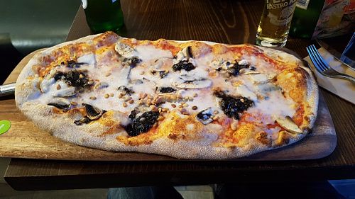 Vegan pizza at Zizzi - Quay in Edinburgh