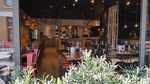 Large interior at Zizzi in Esher