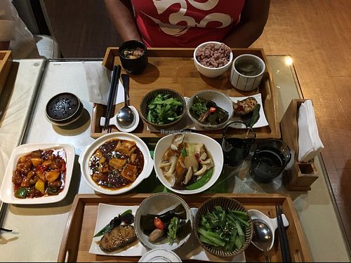set meals at Yí Xīn Yuán SùShí - Serenity Vegetarian in New Taipei City