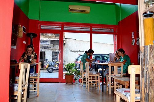 Yaşam Kafe'de sömürüsüz yemeklere doyulur.  at Yasam Vegan Kafe in Izmir