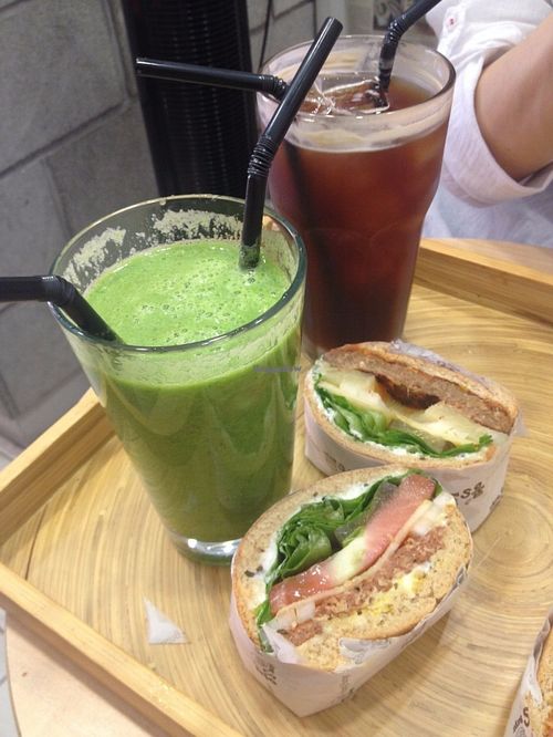 Kale green smoothie, Iced Americano, Kong's steak burger, Kong's double burger at Kong's Burger - Jungangdong in Busan