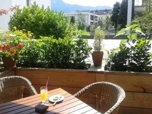 outdoor seating at Villa Mundus in Innsbruck
