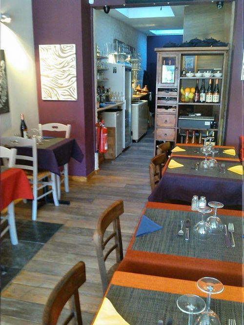 inside at Safran et Cardamome in Charleroi