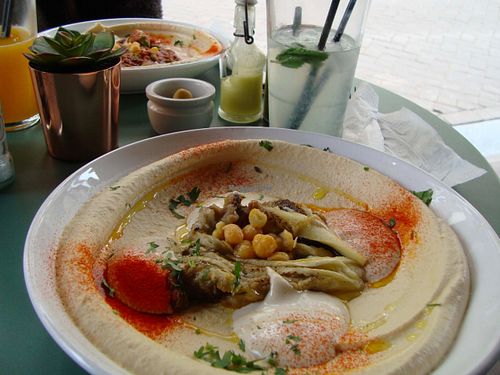 Hummus plate with aubergine topping at De Hummus House - Korte Leidsedwarsstraat in Amsterdam