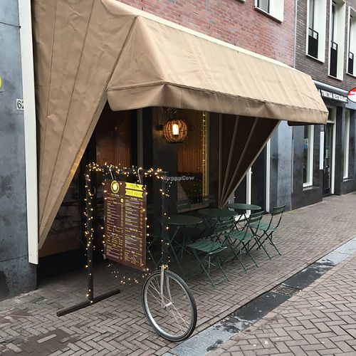 outside at De Hummus House - Korte Leidsedwarsstraat in Amsterdam