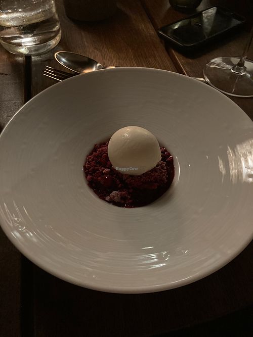 Rødgrød med fløde desert at Formel B in Frederiksberg