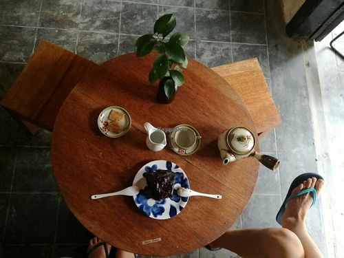Tea and chocolate cake  at Rosie's Cafe in Hoi An