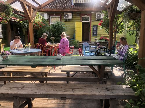 beautiful garden  at Rohelise Maja Pood ja Kohvik in Viljandi