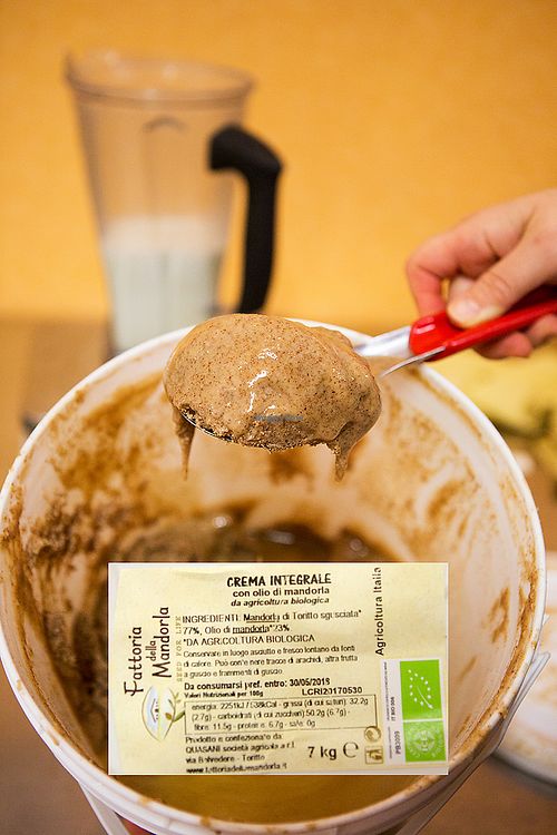 Organic Almond for amazing icecream vegan and glutenfree! at Cremeria San Francesco in Bologna