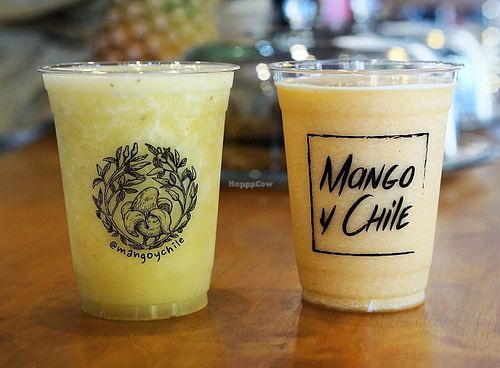 Fresh fruits smoothies at Mango y Chile in Bacalar