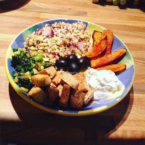 Buddha bowl : quinoa and flageolet beans, sweet potato wedges, tofu, olives and tzatziki dip at The Hidden Veggie Kitchen in Limoges
