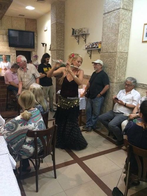 Una noche de musica con artista Maya Zuzana at Suspiros de Sefarad in Malaga