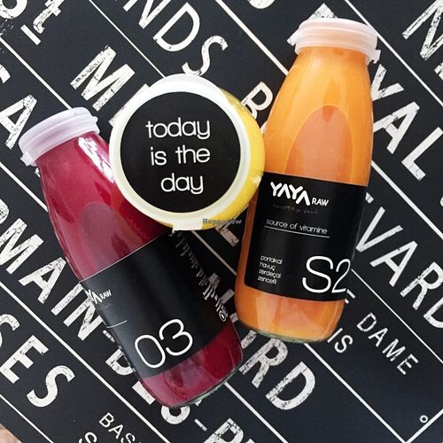 cold pressed juices at YayaRaw in Alacati