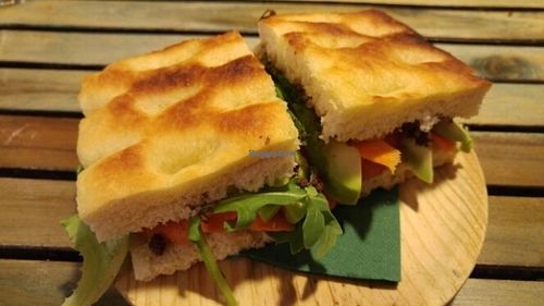 Focaccia vegana at Embolic in Cadaques