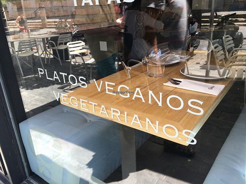 Vegan and vegetarian plates at Gusto Ristobar in Sevilla